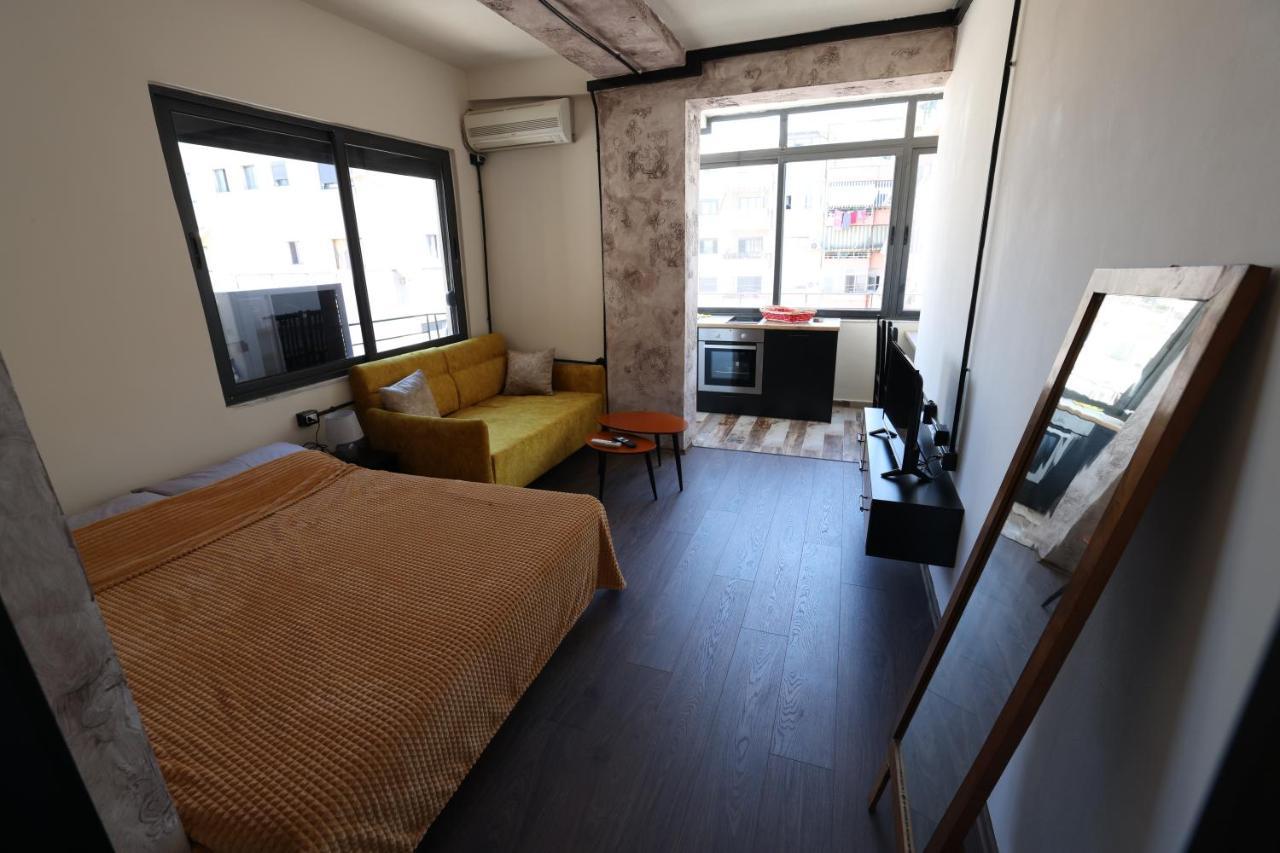 Stylish 1-Bedroom In Tirana #2 Exterior photo